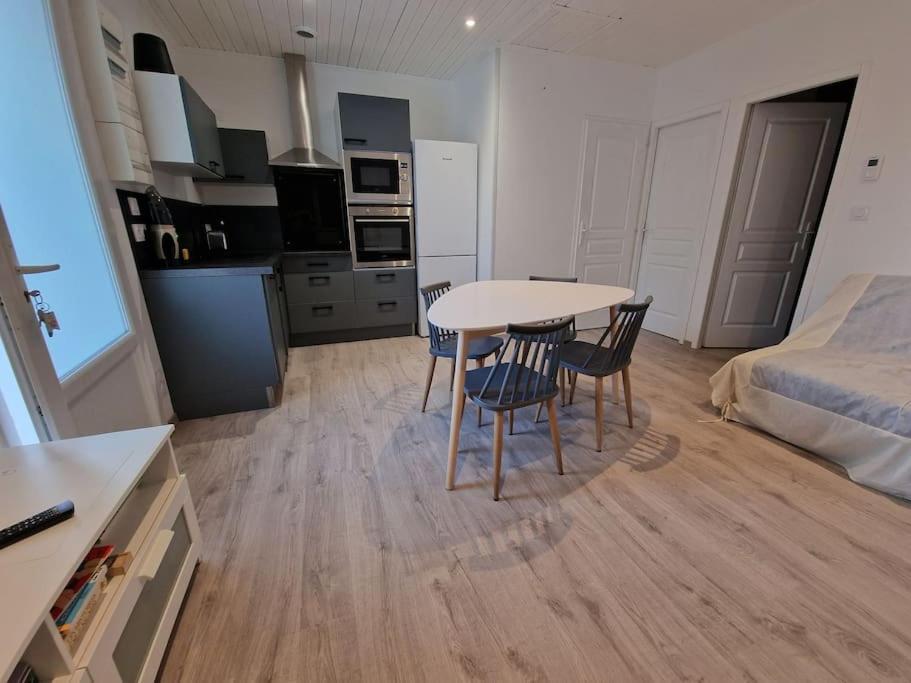 Superbe Appartement Renove A Neuf Centre Bourg Brem-Sur-Mer Eksteriør billede