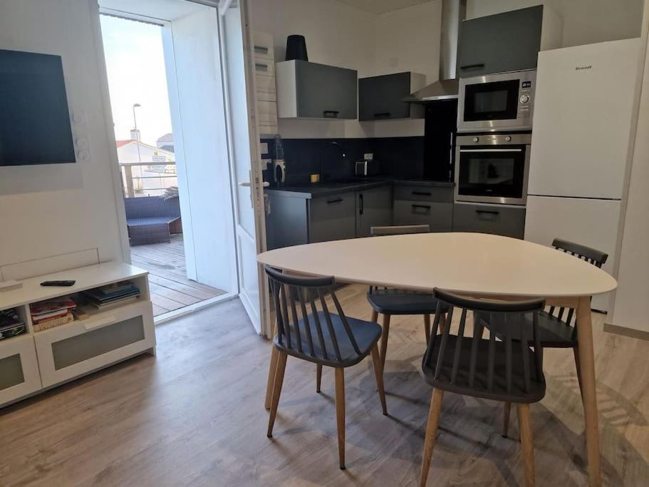 Superbe Appartement Renove A Neuf Centre Bourg Brem-Sur-Mer Eksteriør billede